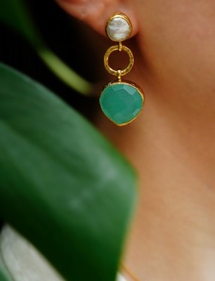 El Yapımı Daire Tasarımlı İnci ve Akua Kalsedon Altın Kaplama Pirinç Küpe