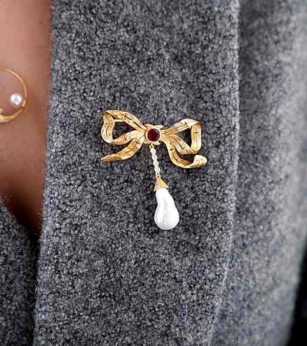 El Yapımı Tasarım Gümüş Broş Kurdele Tasarımlı Barok İncili