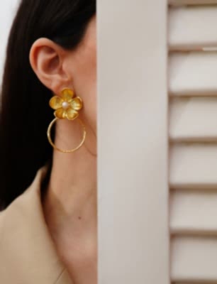 İncili El Yapımı Çiçek Tasarımlı Pirinç Küpe