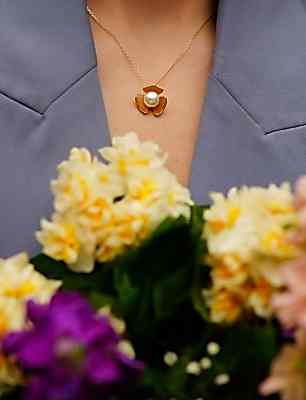 Çiçek Tasarımlı İncili Gümüş Kolye