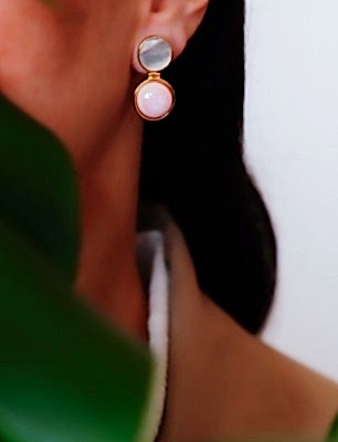 El Yapımı Tasarım Sedefli ve Mercan Taşlı Gümüş Küpe