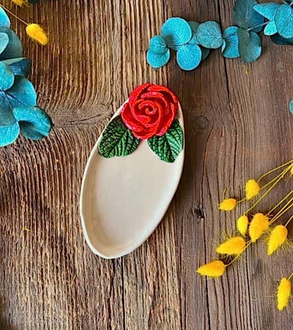 Kırmızı Çiçekli Oval Kahvaltılık Tabak