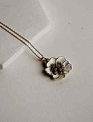 Mine İşleme ve Zirkon Taşlı Gümüş Kolye