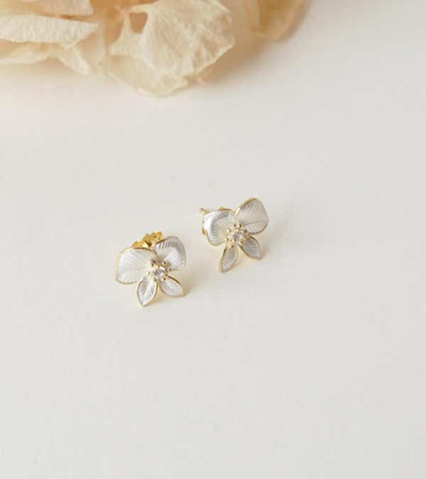 Çiçek Motif Gümüş İşleme Küpe