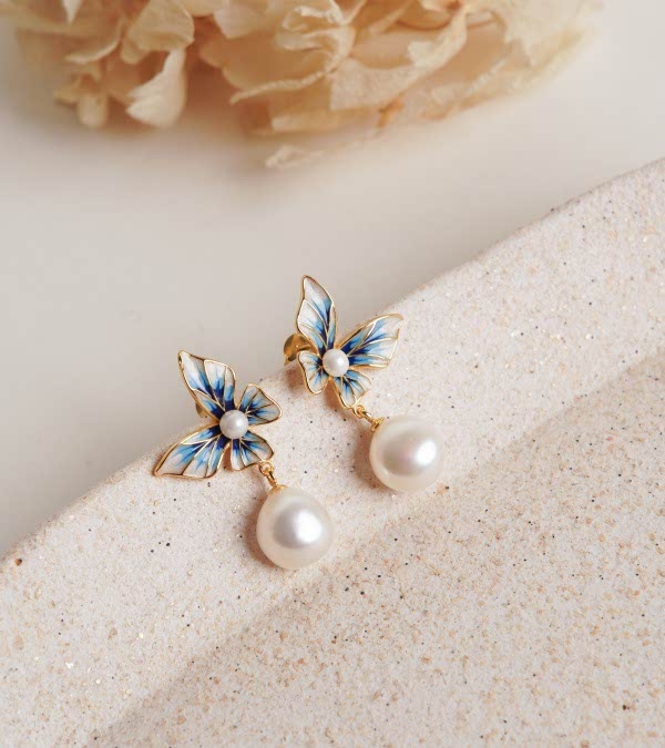 Mine İşlemeli Kelebek Gümüş Küpe