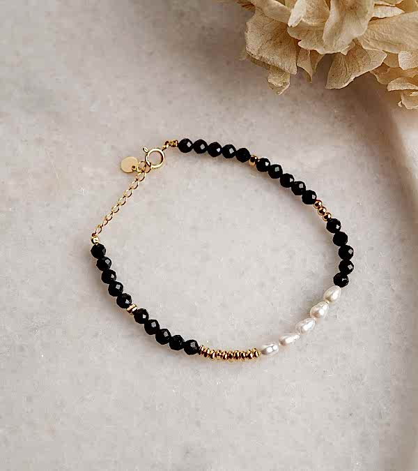 Oniks ve İncili Gümüş Bileklik