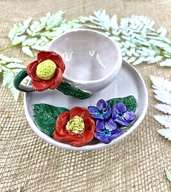 Kırmızı Çiçekler Türk Kahvesi Fincan Set