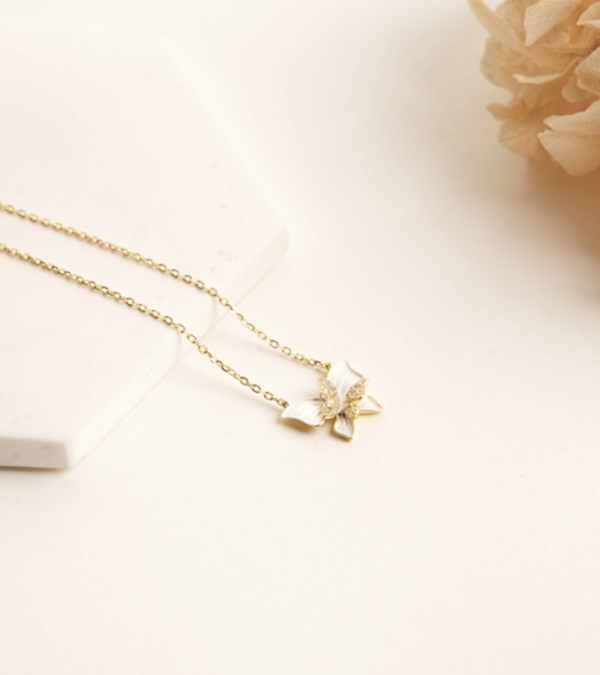 Kelebek Tasarım Gümüş Kolye