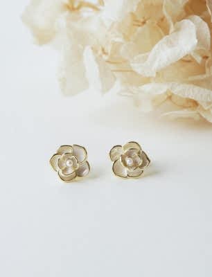 Çiçek Tasarım İncili Gümüş Küpe